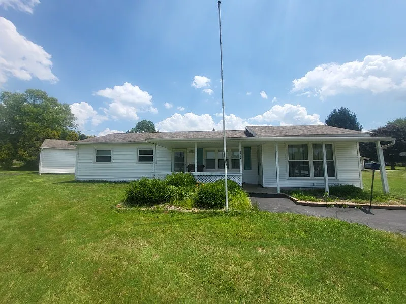 1501 Arlington Dr photo 1