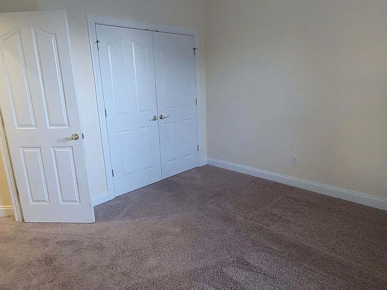 15743 Seafield Ln — Photo 12