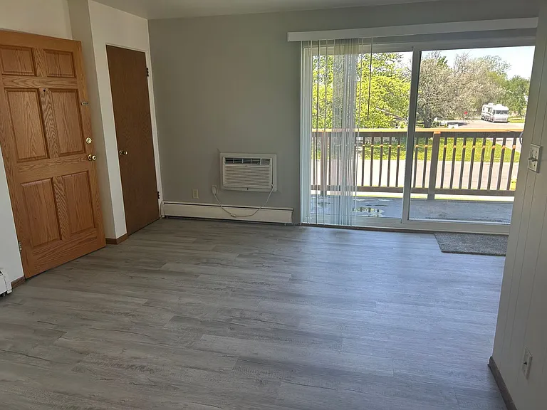 1024 Hunt Ave — Photo 3