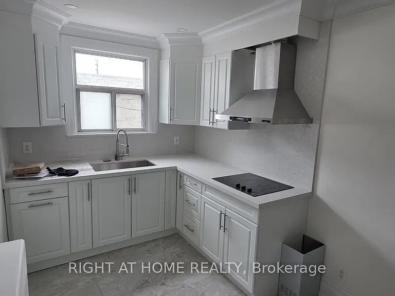 1782 Jane St S #1 — Photo 1
