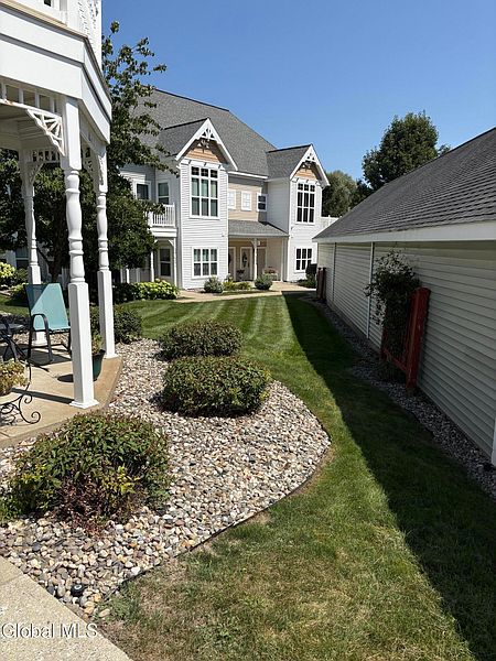 2nd image of 107 Kelly Circle