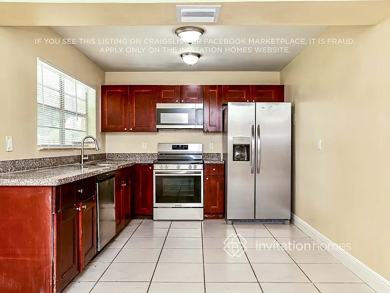 3070 SE 1st Pl — Photo 8