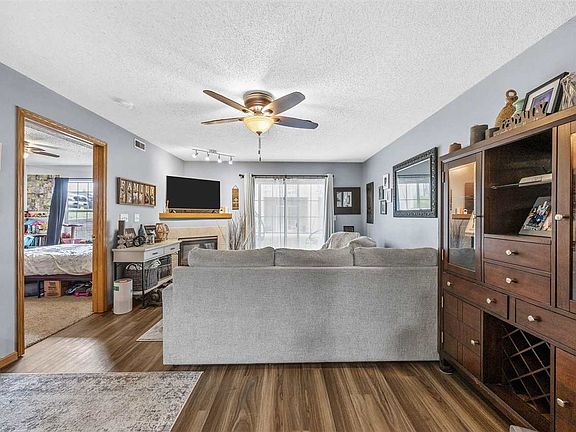 4th image of 10 Cherry Ct APT 1