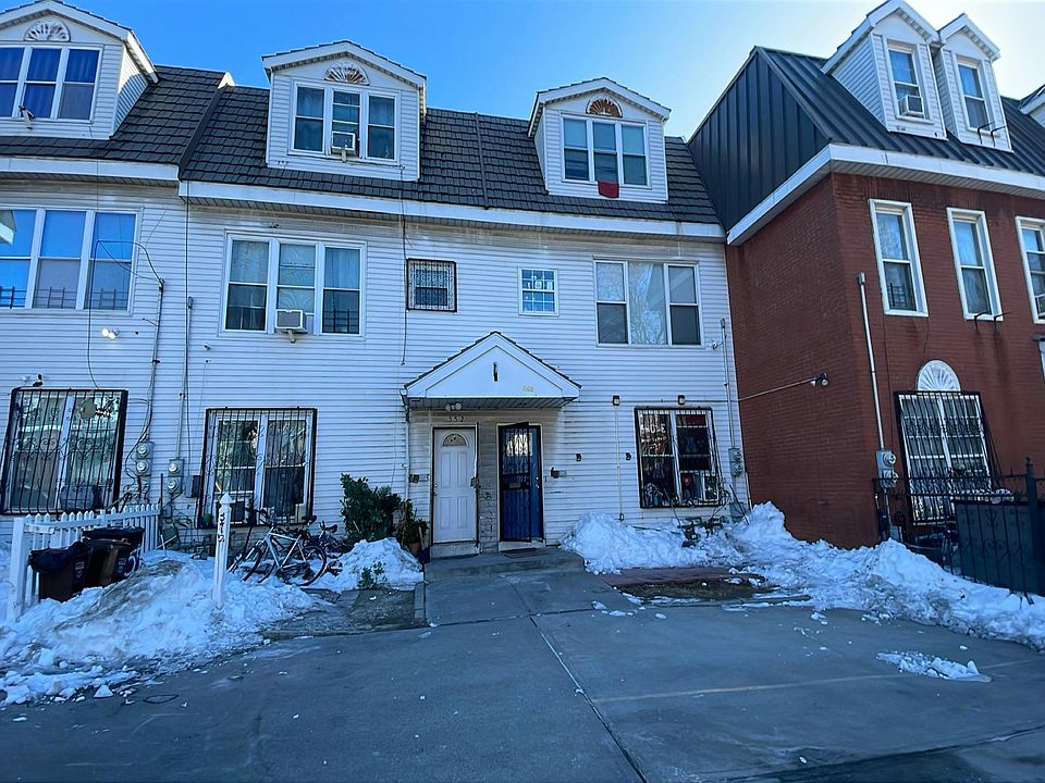 1st image of 550 Fox St