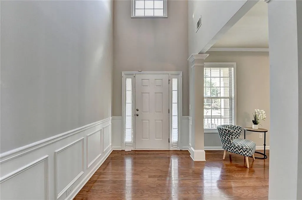 5 bed, 3.5 bath, 2932 sqft, $3,500 — Photo 3