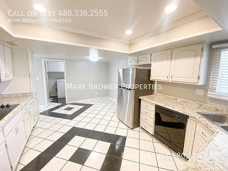 1519 E Laguna Dr — Photo 8