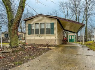 319 Ashwood Dr, Elyria, OH 44035