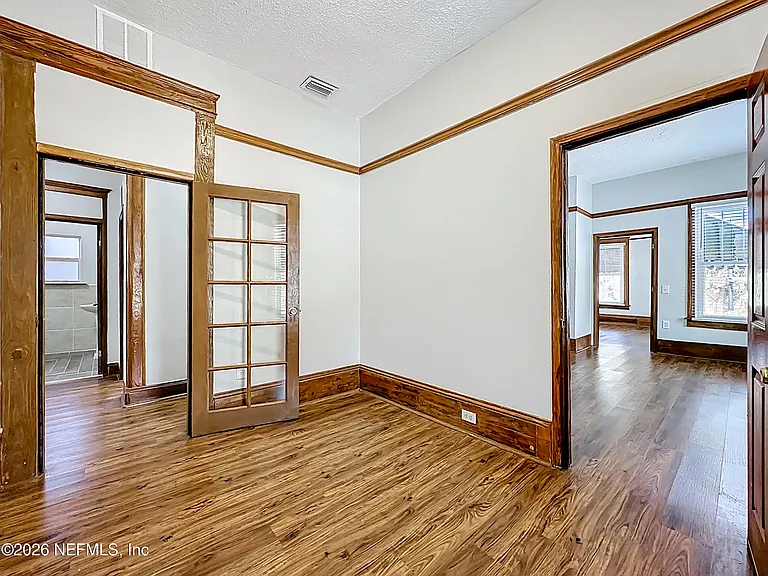 138 E Duval St — Photo 35