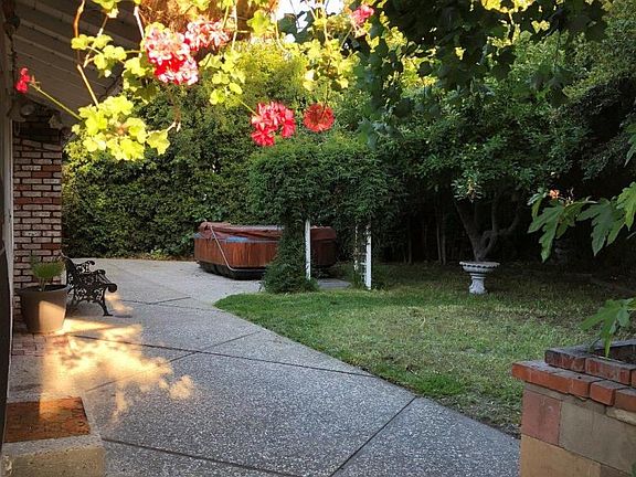 3rd image of 176 Santa Clara Ave