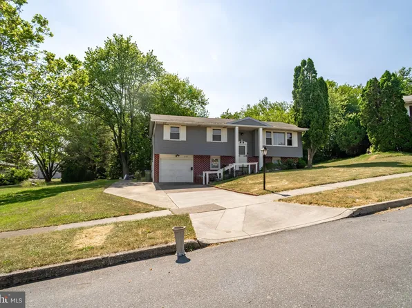 1120 Blackheath Ln, Harrisburg, PA 17109