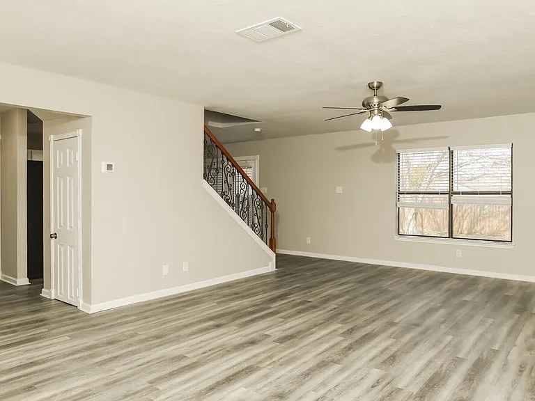 8151 Cheryl Meadow Dr — Photo 7