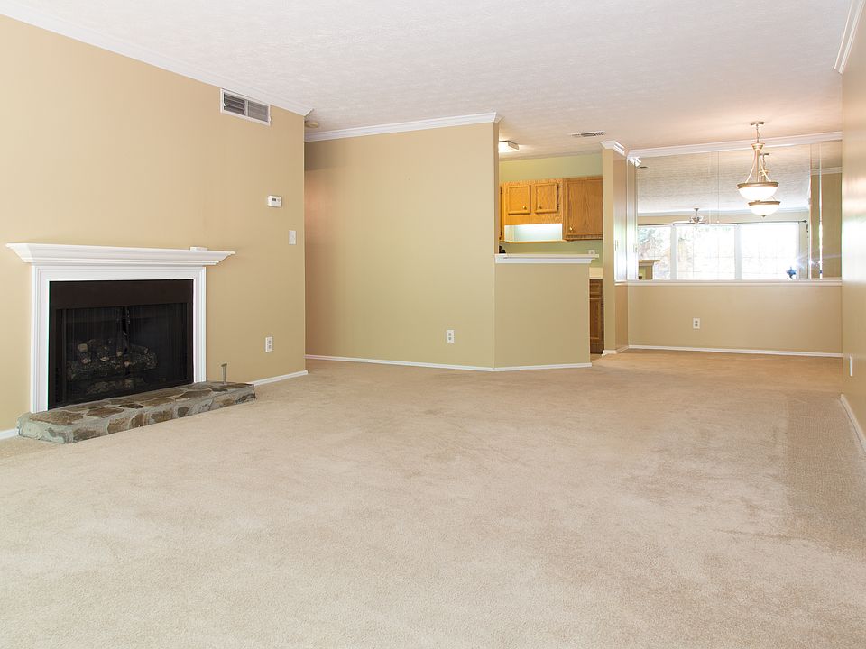1st image of 1301 Country Park Dr SE