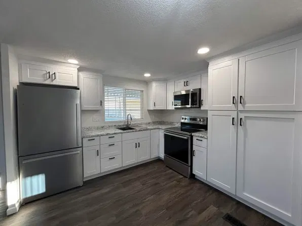 305 S Val Vista Dr Lot 384, Mesa, AZ 85204