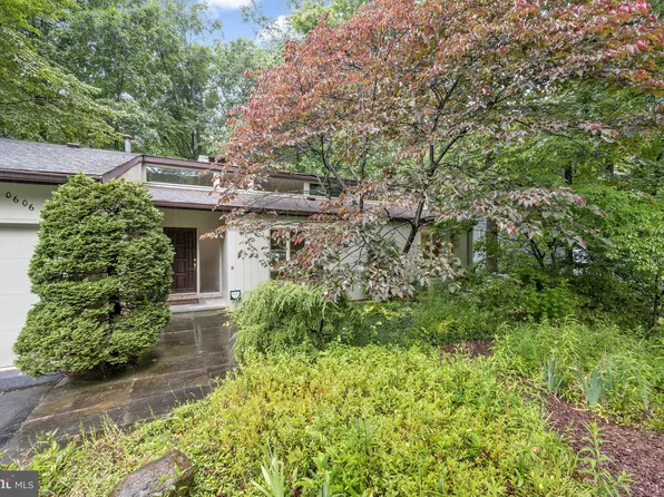 10606 Crossing Creek Rd, Rockville, MD 20854
