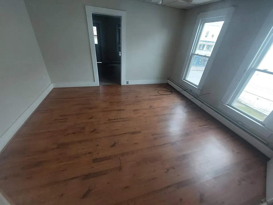 303 Main St #3