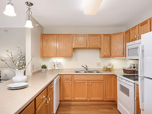 5th image of 5650 Boone Ave N APT 216