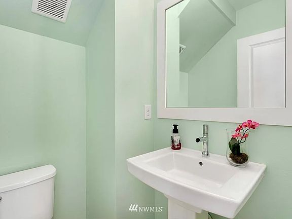 3rd image of 23807 SE 45th Ter