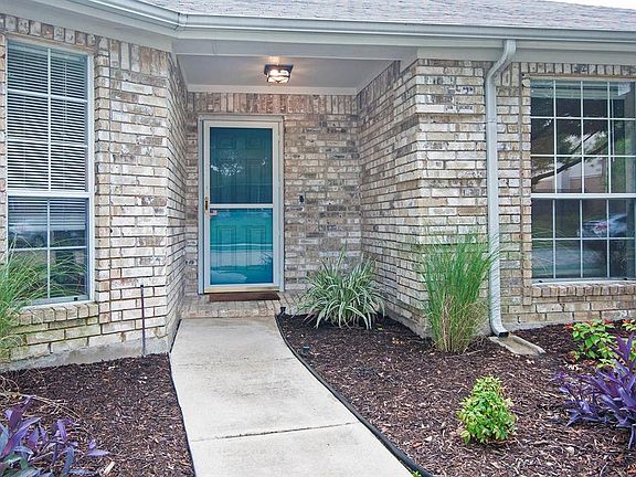 4th image of 10401 Castle Dr
