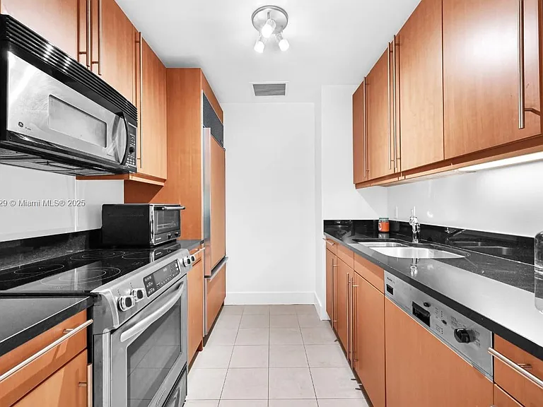 1435 Brickell Ave #3401 — Photo 23