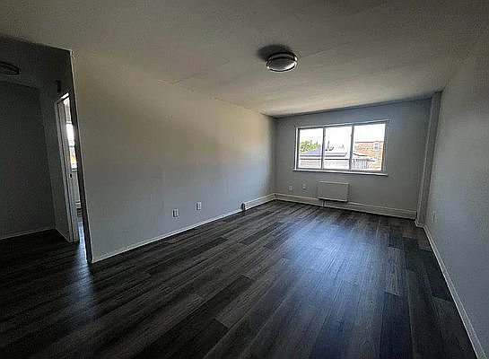 2nd image of 125-06 Irwin Pl #3