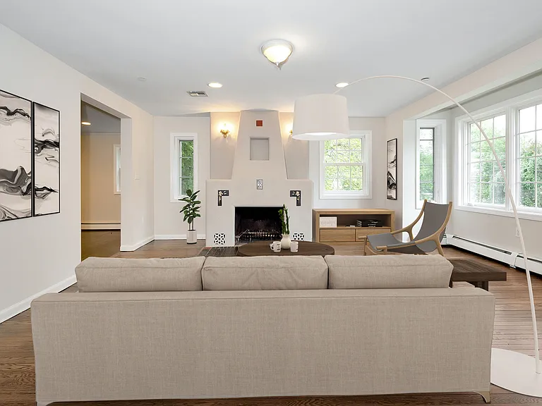 181 Washington St — Photo 11
