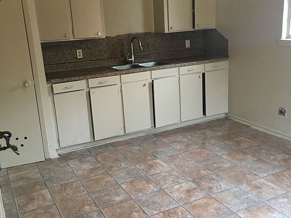 3rd image of 3821 Murvon St