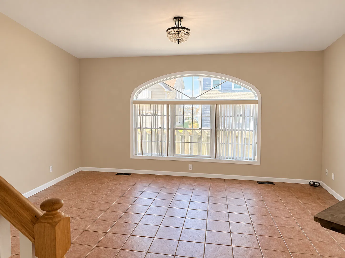 3 bed, 2.5 bath, 2160 sqft, $3,200 — Photo 4