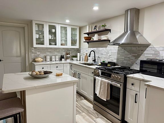 4th image of 5214 Liberty Ave