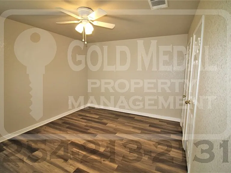 1520 Shoshoni Trl — Photo 18