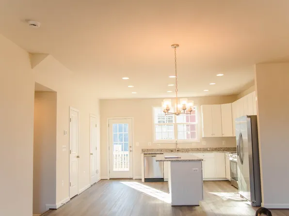 113 Oakshire Ct, Waynesboro, VA 22980