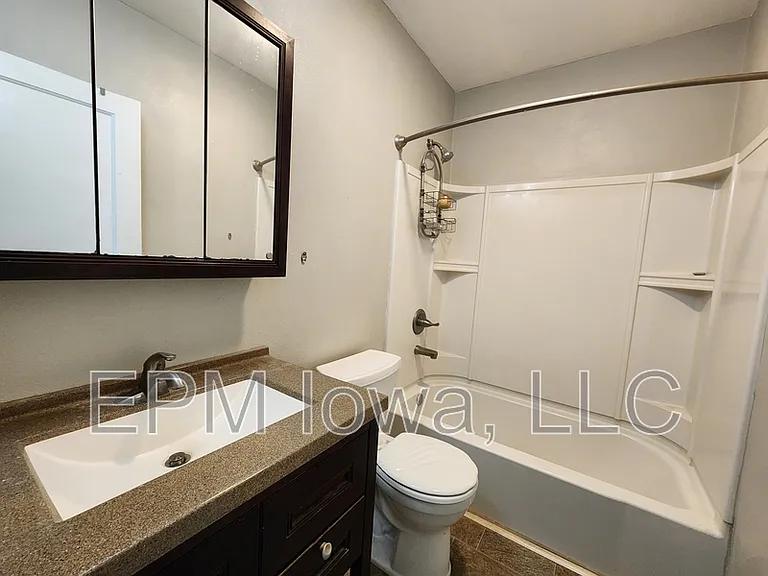 867 Maxwell St — Photo 13