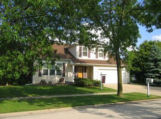 691 Aberdeen Ln, Buffalo Grove, IL 60089