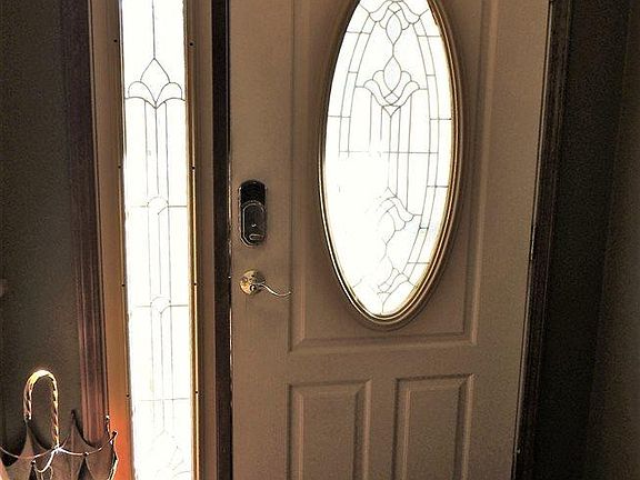 2nd image of 2901 Monterey Dr