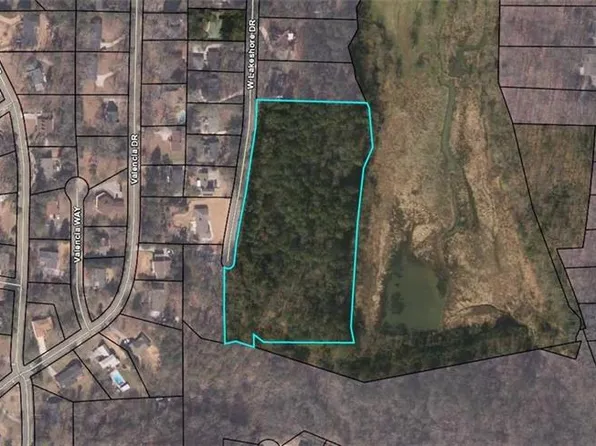 1230 W Lakeshore Dr, Dalton, GA 30720