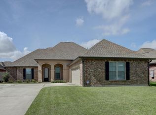 301 Meadowland Dr, Carencro, LA 70507