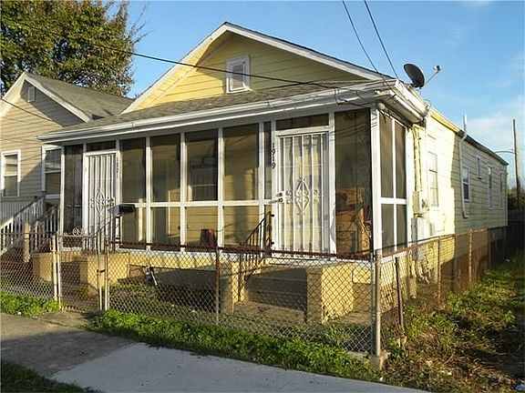 2nd image of 1919 Eagle St