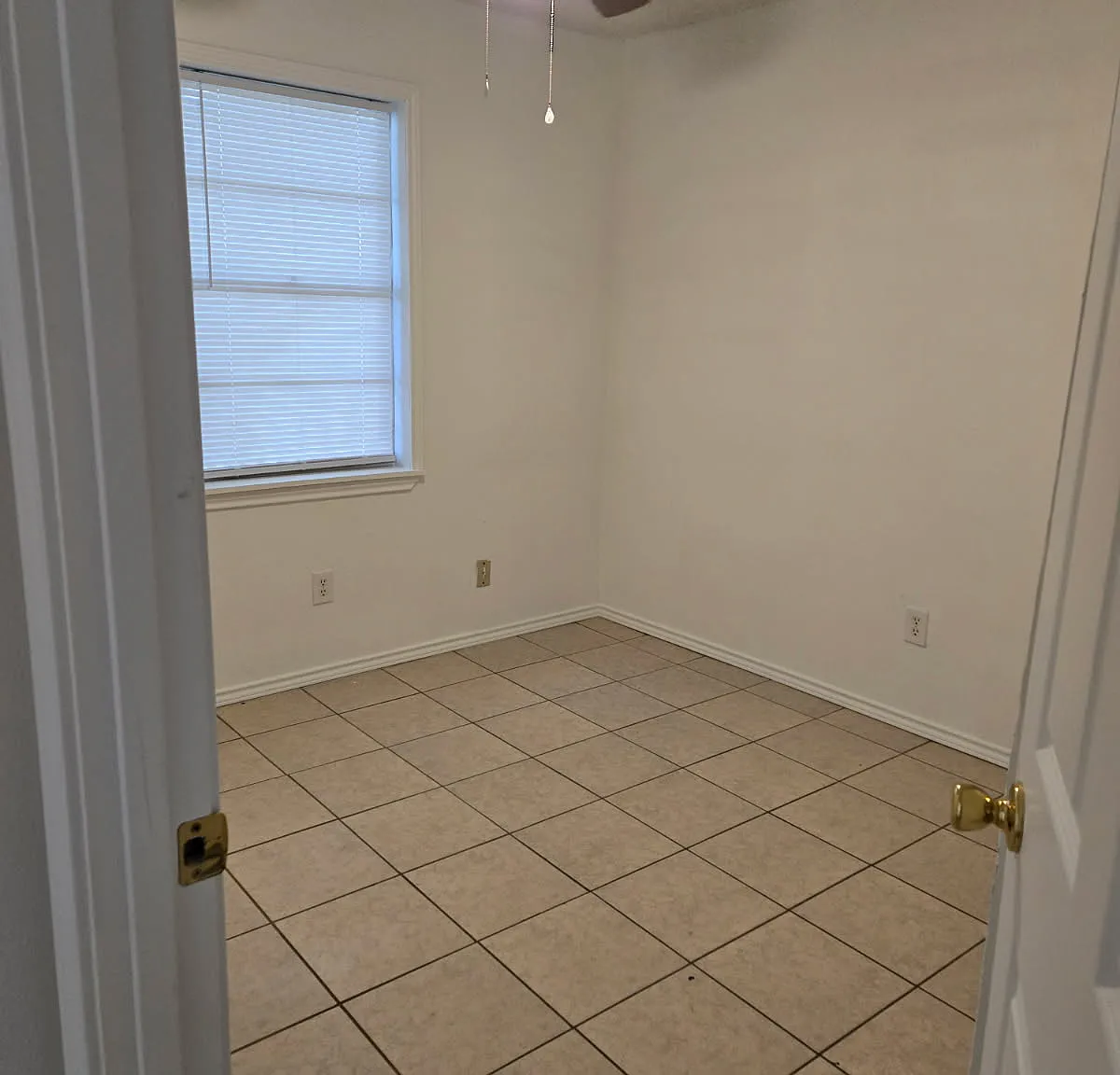 514 Garden Ln — Photo 1
