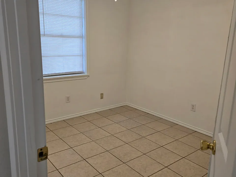 514 Garden Ln #2