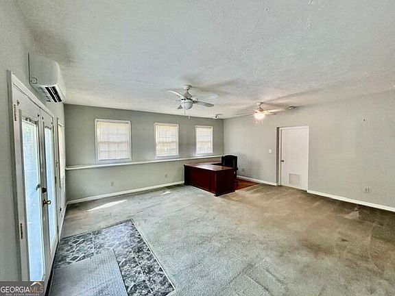 3rd image of 204 Lafayette St