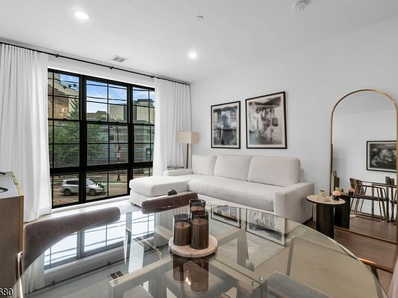 5th image of 386 5Th St BLDG 386 #204