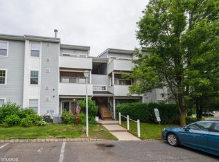 2 Spur Ct, Tinton Falls, NJ 07753