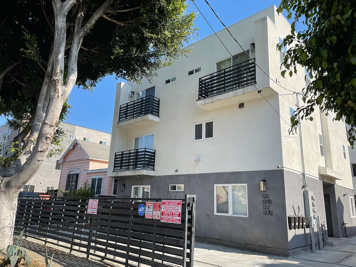 Building Photo - 122 E 29th St #1