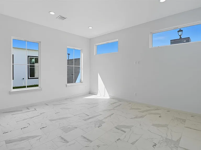 2929 El Fenice Ln — Photo 15