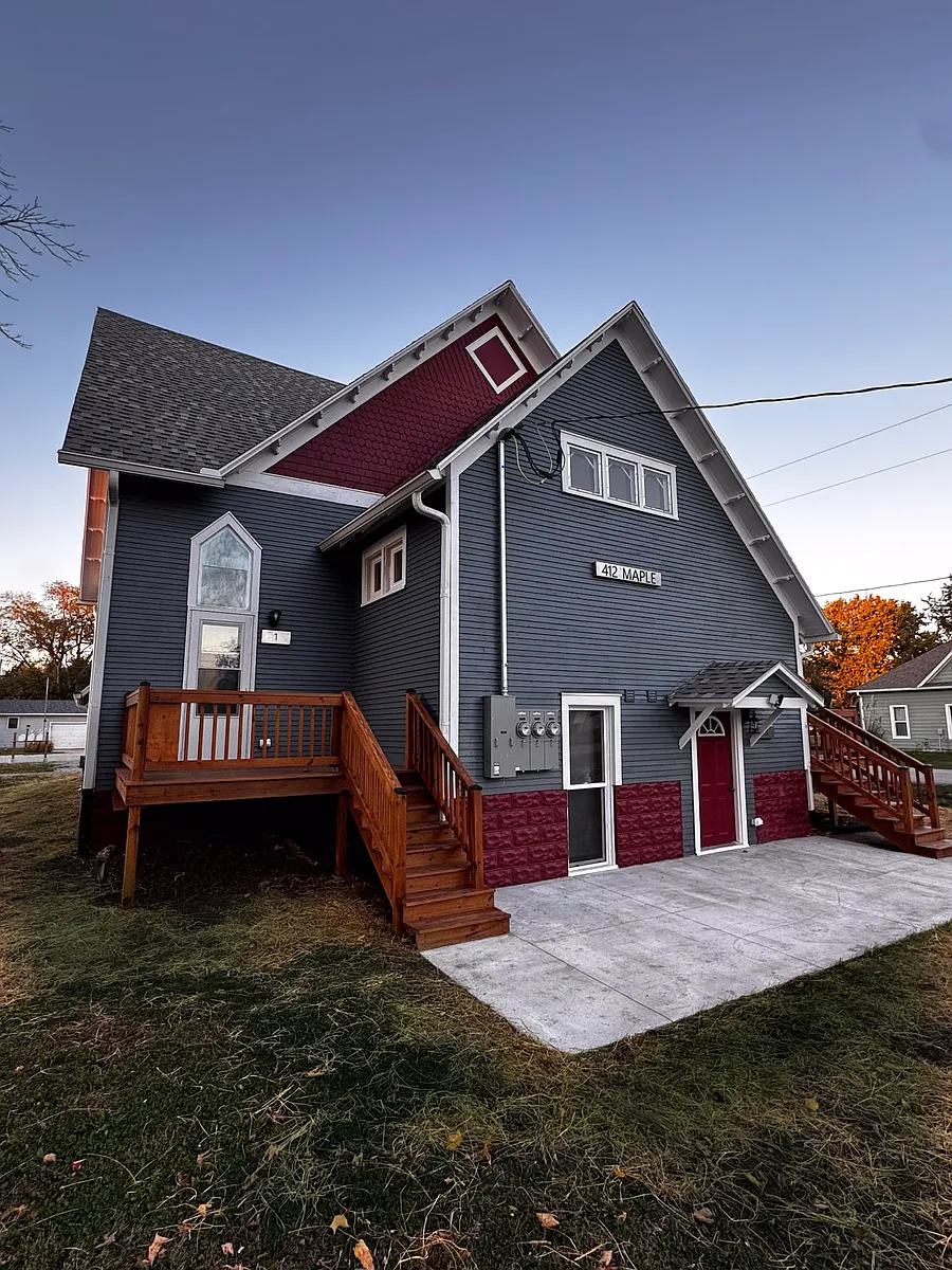 Building Photo - 412 Maple St #1
