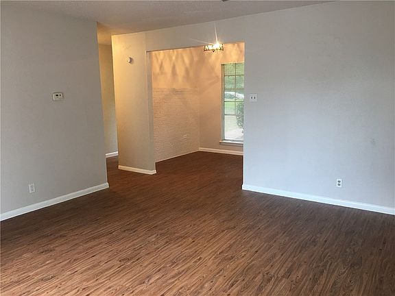 5th image of 8520 Woodstone Dr