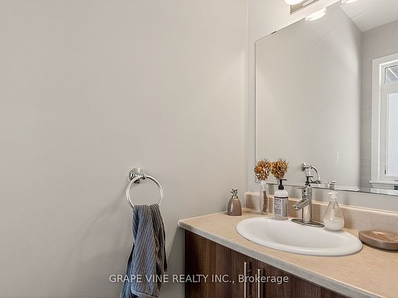 5th image of 510 Grand Tully Way
