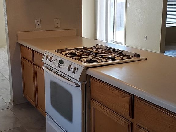 4th image of 2610 S Betsy Ave