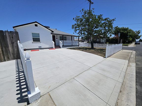 3rd image of 320 Locust Ave