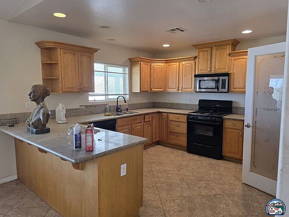 4th image of 2326 Corvair St