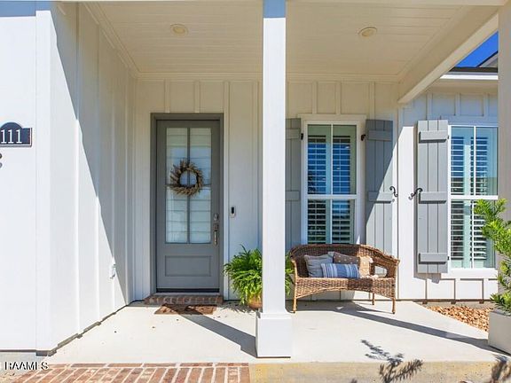 3rd image of 111 Oak Village Dr